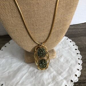 Vtg MCM Jade Chip Pendant Necklace